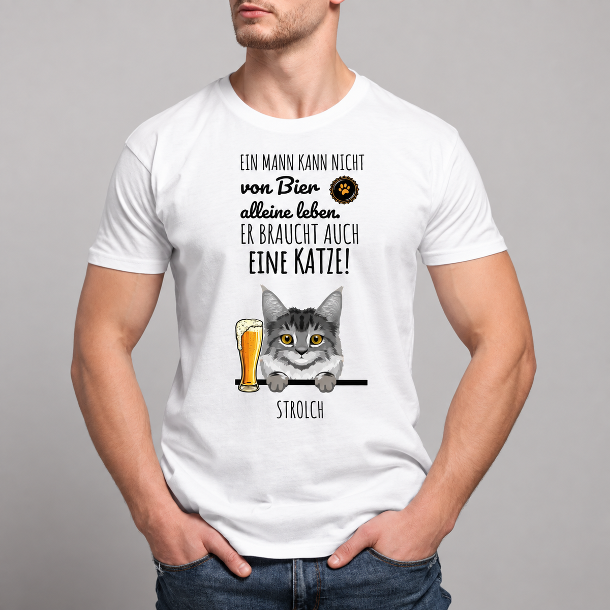 Weißes T-Shirt mit bedrucktem Spruch und einer Illustration einer Katze sowie einem Bierglas.