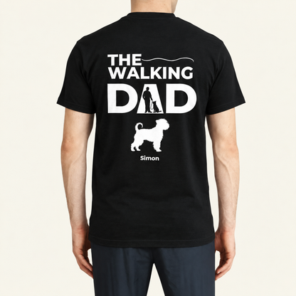 Schwarzes T-Shirt mit dem Aufdruck "THE WALKING DAD" und einer Hundevermietungssilhouette. Personalisierung mit dem Namen Simon.