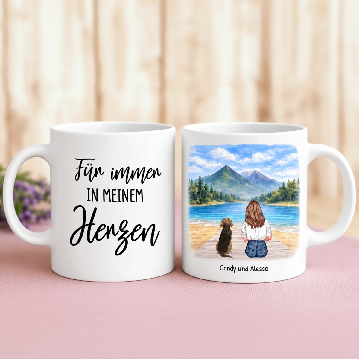 Personalisierte Tasse mit Motiv einer Frau und ihrem Hund am Wasser, weiße Keramik mit Schriftzug.