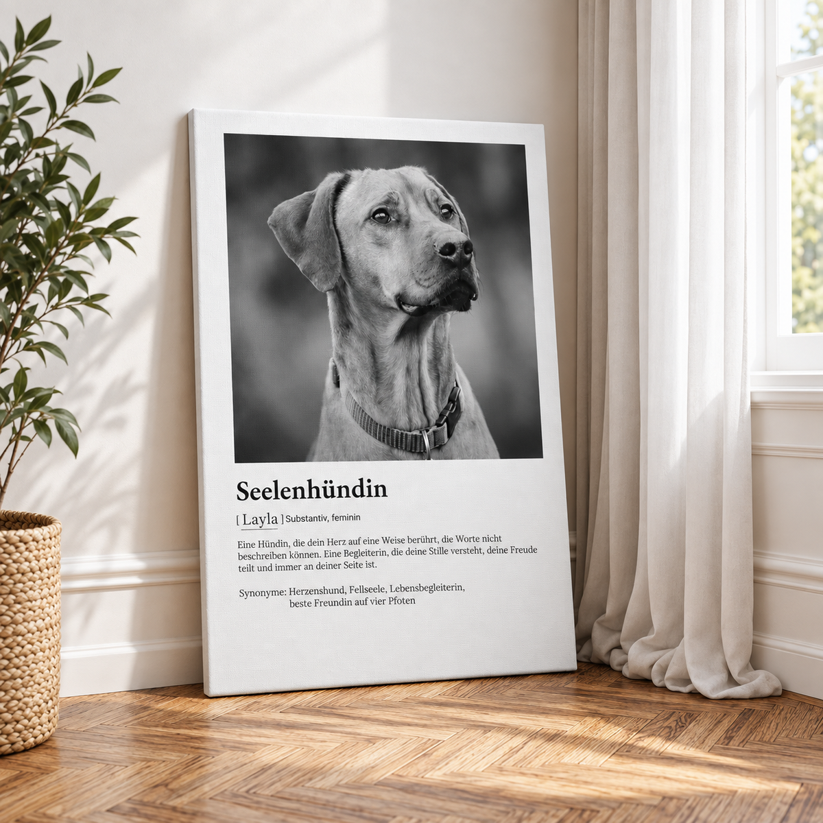 Personalisierte Leinwand mit Bild eines Hundes und Definition des Begriffs "Seelenhündin" in Schwarz-Weiß.