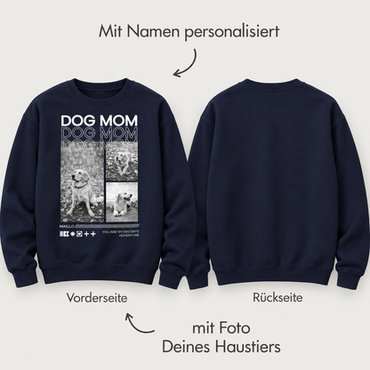 Dunkelblaues Sweatshirt mit dem Schriftzug "DOG MOM" und Platz für ein personalisiertes Foto auf der Rückseite.