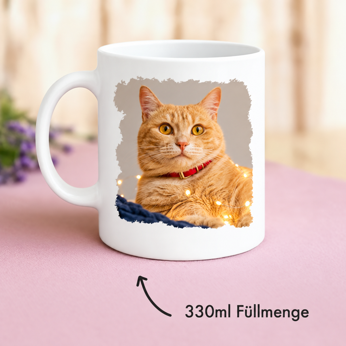Personalisierte weiße Tasse mit Bild eines orangefarbenen Katers, 330 ml Füllmenge.