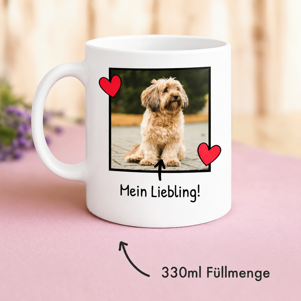 Weiße Tasse mit Foto eines Hundes, Aufschrift „Mein Liebling!“, 330 ml Füllmenge.