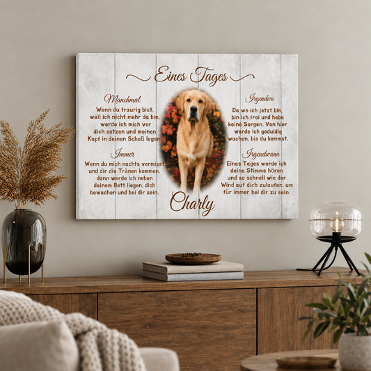 Personalisierte Leinwand mit Motiv eines Hundes, textuellem Inhalt und floralem Rahmen, in neutralen Farbtönen.