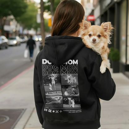 Schwarzer Hoodie mit dem Aufdruck "Dog Mom" und Fotos von Hunden auf der Rückseite, getragen von einer Person mit Chihuahua.