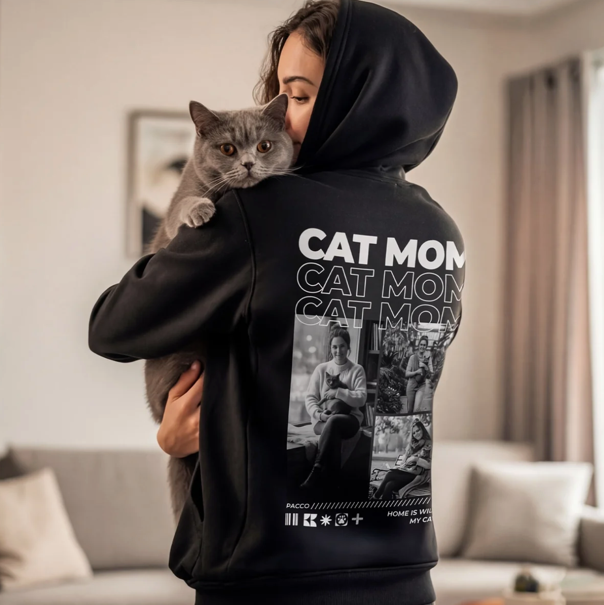 Schwarzer Hoodie mit dem Aufdruck "Cat Mom" und Fotos von Katzenliebhaberinnen auf der Rückseite.