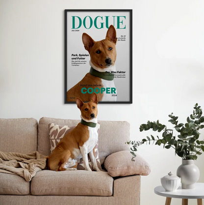 Personalisiertes Poster mit Hund auf einer Couch, mit modernem Design und grauem Rahmen.