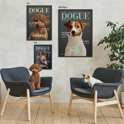 Drei personalisierte Poster mit Hunden in unterschiedlichen Formaten und Rahmen an einer Wand, zwei Hunde sitzen in Sessel.