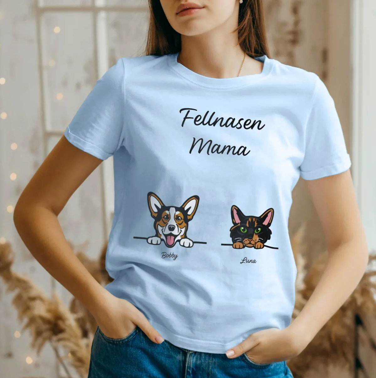Blaue T-Shirt für Haustiereltern mit Corgi- und Katzenmotiv sowie Text "Fellnasen Mama".