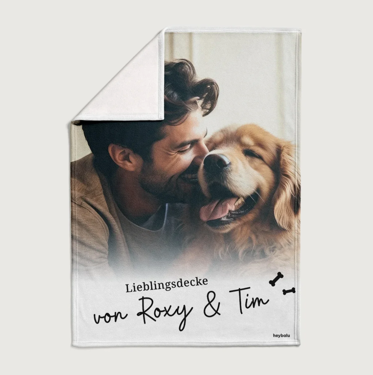 Personalisierte Haustierdecke mit Foto eines Mannes und seines Hundes, graue und weiße Farbgebung.