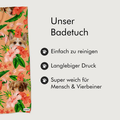 Personalisierbares Badetuch mit Blumen- und Tiermotiv auf korallenfarbener Grundlage. Weich und pflegeleicht.