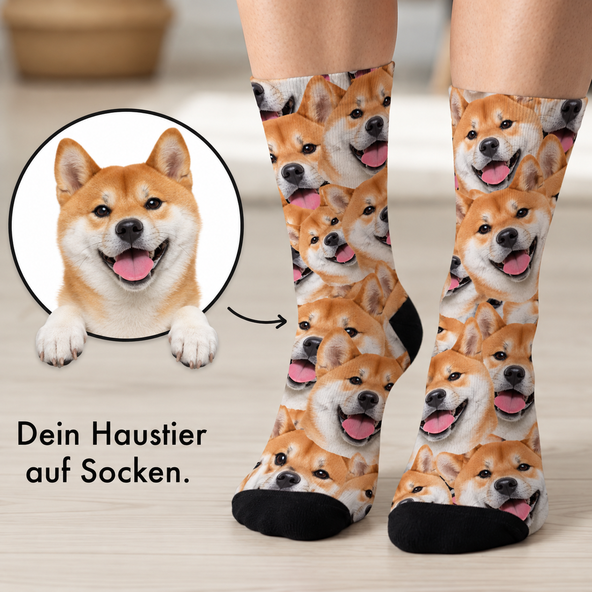 Personalisierte Socken mit Fotomuster von Shiba Inu Hunden auf weißem Hintergrund.