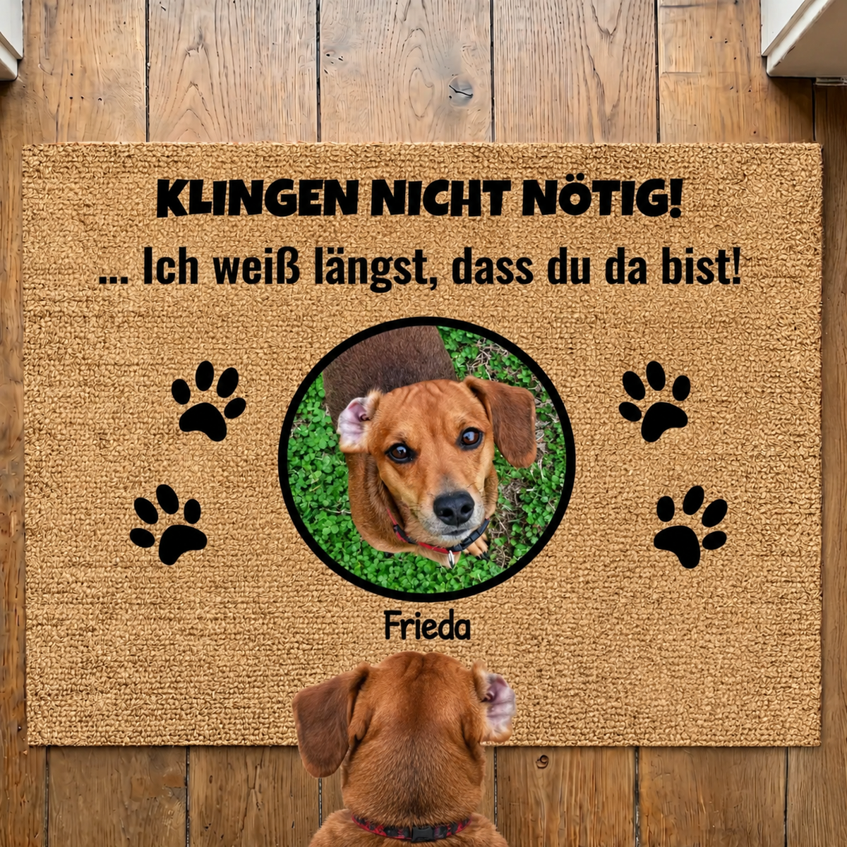 Personalisierte Fußmatte aus Kokosfaser mit Aufdruck „Klingeln nicht nötig“ und Hundemotiv.