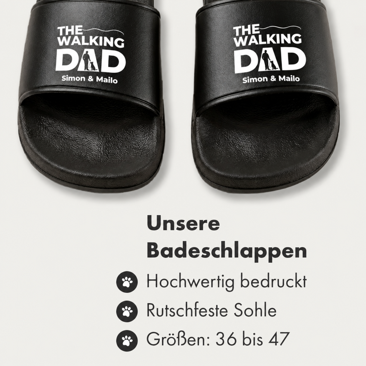 Schwarze Badelatschen mit dem Aufdruck "The Walking Dad" und personalisierten Namen. Rutschfeste Sohle.